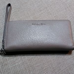 Michael Kors taupe wallet. NWT